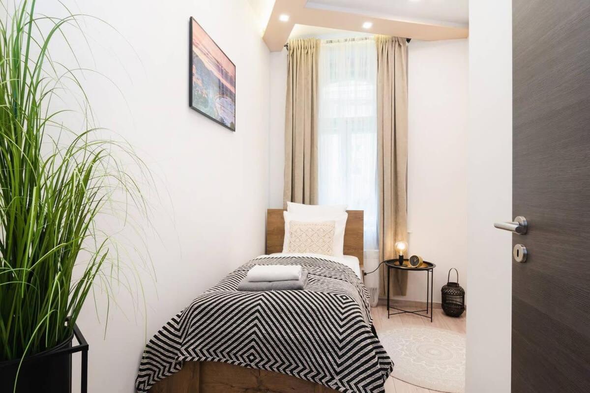 Perfect Place In The Heart Of Downtown Budapest Ngoại thất bức ảnh